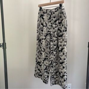 Jules & Leopold Size Medium Black White Pull on Pant with Pockets